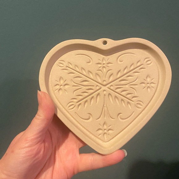 Pampered Chef “Anniversary” Heart Cookie Mold 2000 - Picture 2 of 6